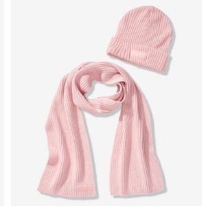 SOLD LOCALLY VS PINK Scarf & Beanie 💕